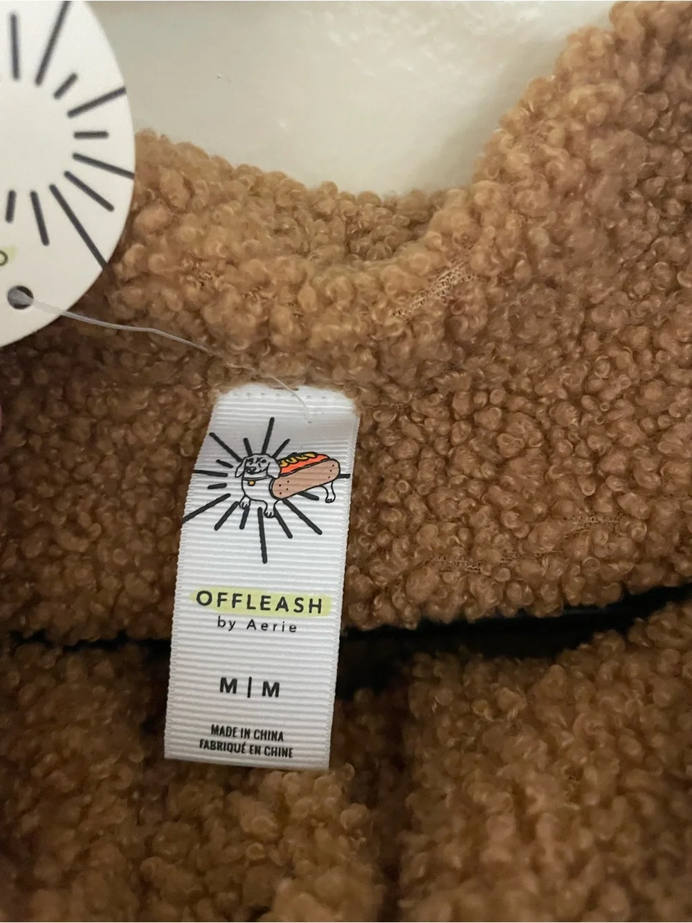 NWT OFFLEASH By Aerie Fluff Love Sherpa Dog Quarter Snap
